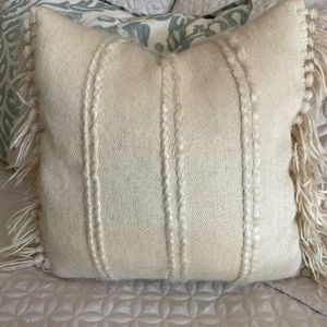 Accent pillow down filling and angora